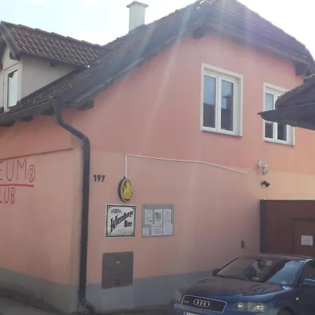 Galgenberg1 住宿加早餐酒店